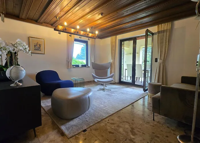 Big Quiet Villa With Garden And Pool